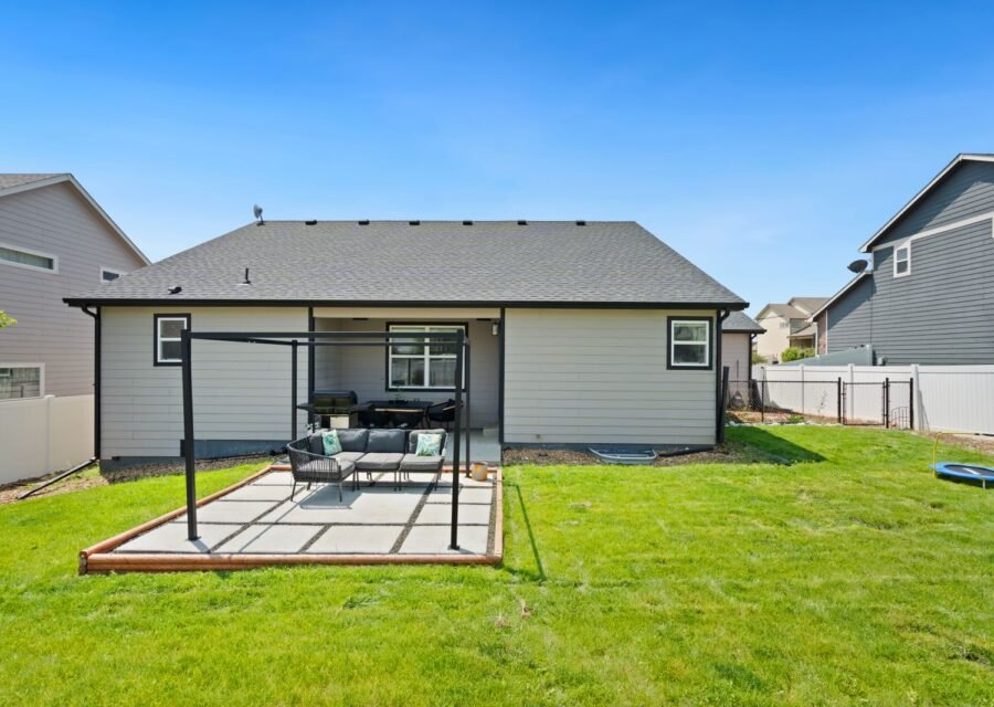 Paver patio hero shot